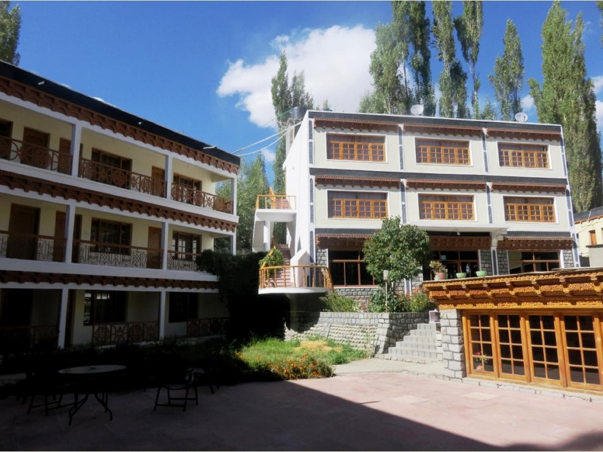 Hotel Abu Palace Leh Exterior photo