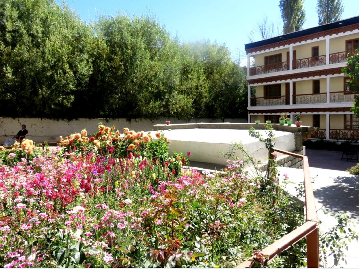 Hotel Abu Palace Leh Exterior photo