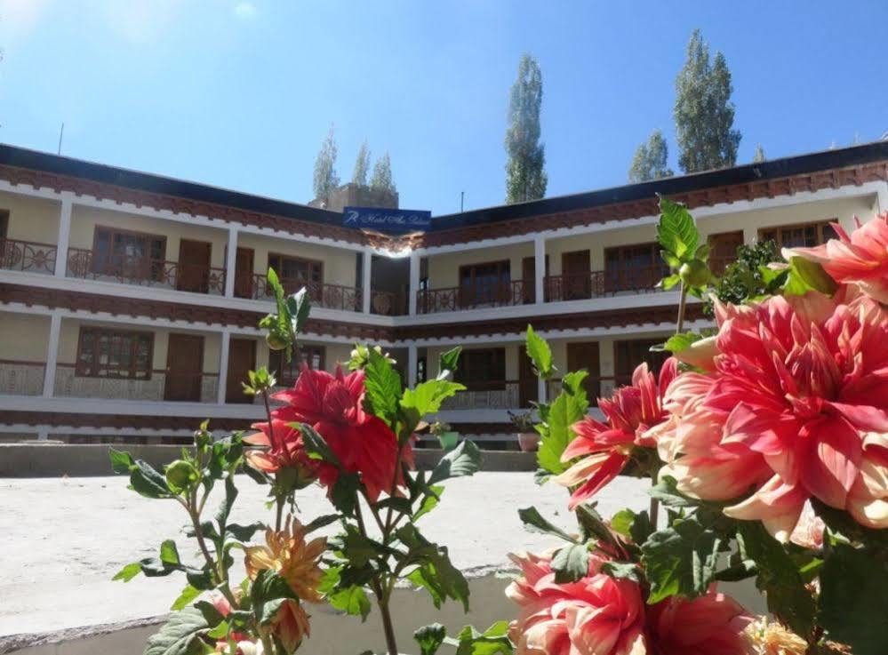 Hotel Abu Palace Leh Exterior photo